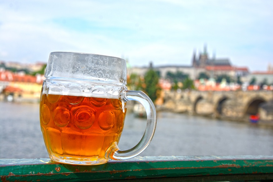 backpacking europe - Beer in Prague, Czech Republic